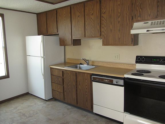 4th image of 9566 Olde Woods Dr #4
