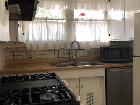4th image of 1360 W Dana St