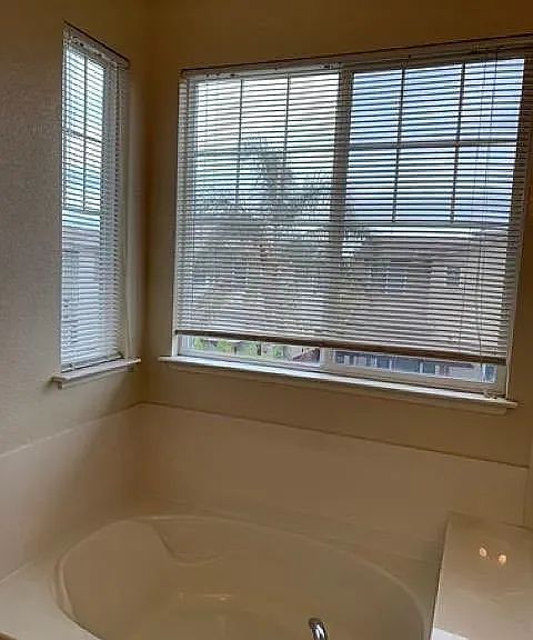 364 Chase St — Photo 5