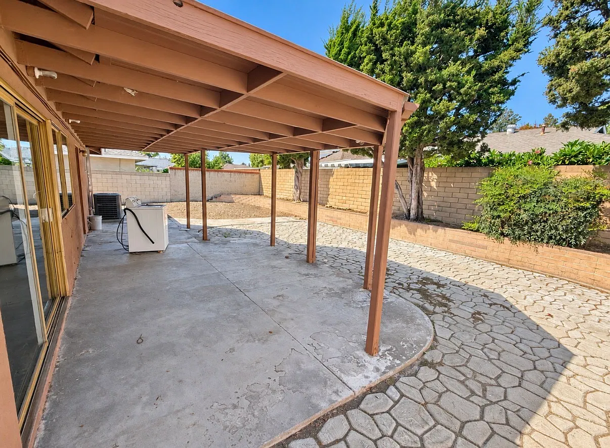 3 bed, 1344 sqft, $5,800 — Photo 3