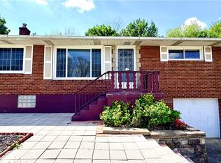 3560 Wallace Dr, Pittsburgh, PA 15227