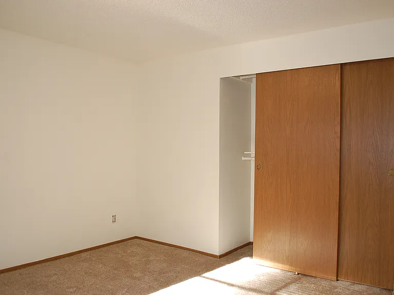 108 Kensington Ave S #4 — Photo 11