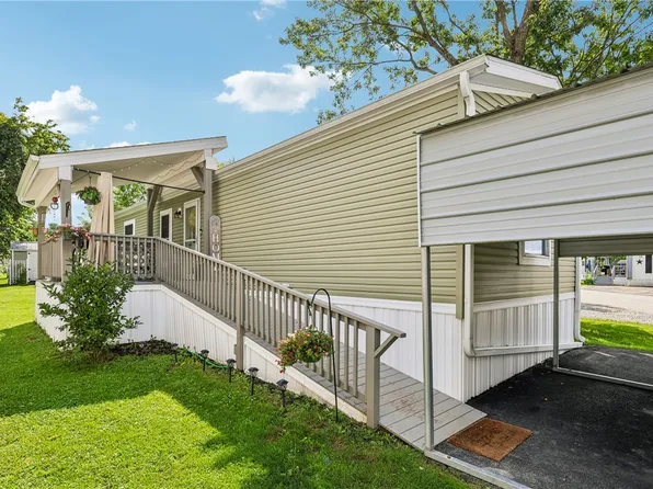 51 Interstate Dr, Claysville, PA 15323