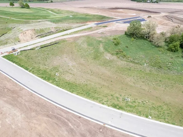 262 Burning Pr, Waunakee, WI 53597