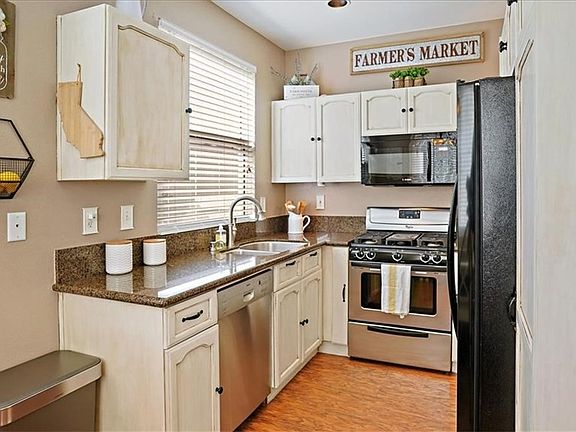 5th image of 27944 Crown Court Cir #123