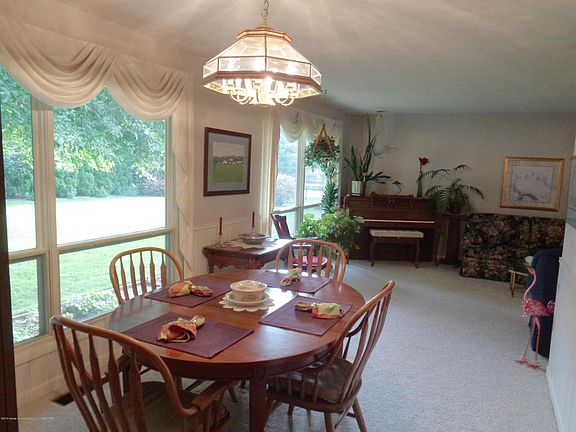 5th image of 3790 Bush Gardens Ln