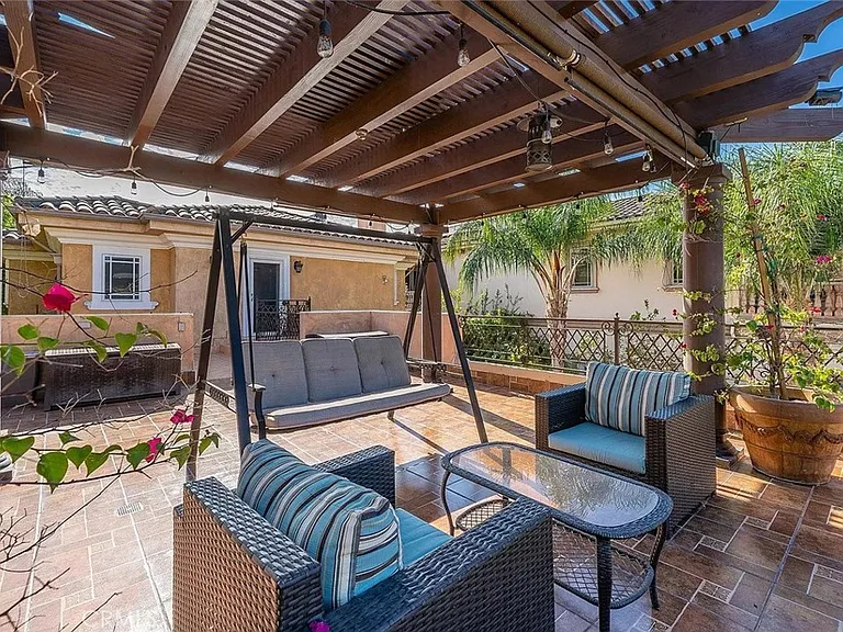 15014 Valleyheart Dr — Photo 26
