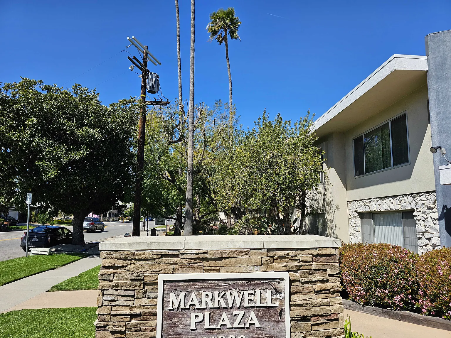 1 bed, $2,195 — Photo 2