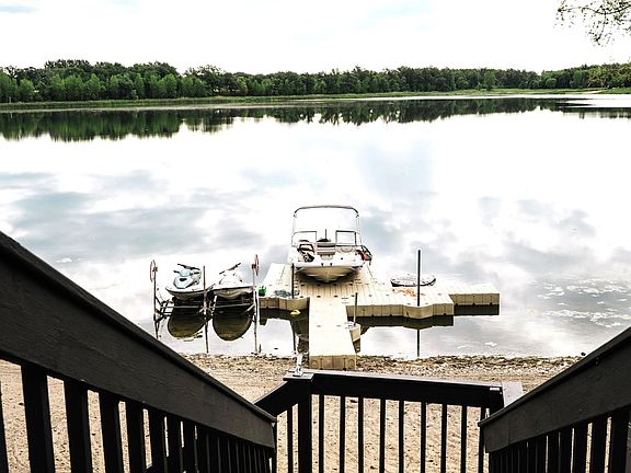 2nd image of 20811 Pine Ridge Cir SE