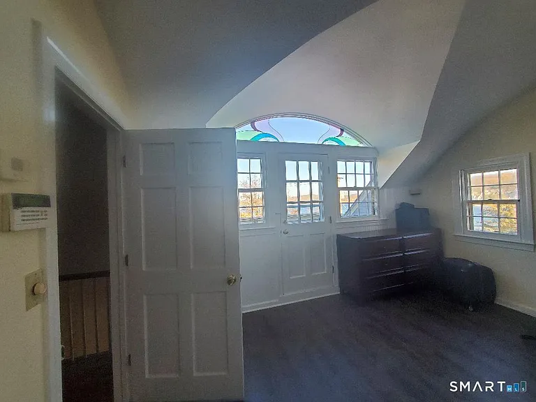 19 Grand Ave — Photo 25