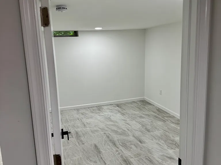 2144 W Grange Ave — Photo 21