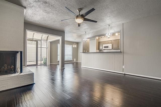 1st image of 3924 Towngate Blvd