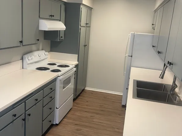 560 W Gonzales Rd APT 15, Oxnard, CA 93036