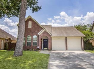 14610 Oak Chase Dr, Houston, TX 77062