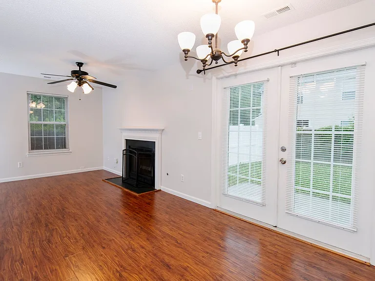 221 Adefield Ln — Photo 4