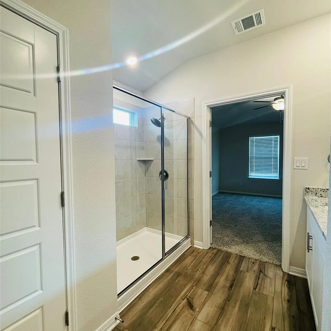 4 bed, 3.0 bath, 2208 sqft, $2,200 — Photo 3
