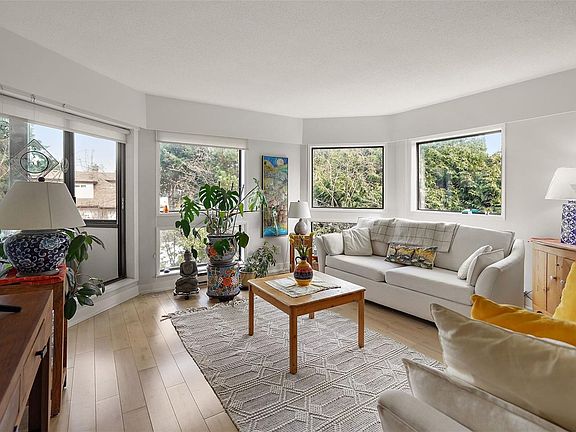 2nd image of 1252 Pandora Ave #204