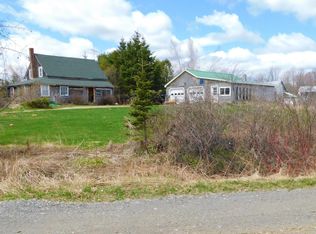 121 Line Rd, Dexter, ME 04930