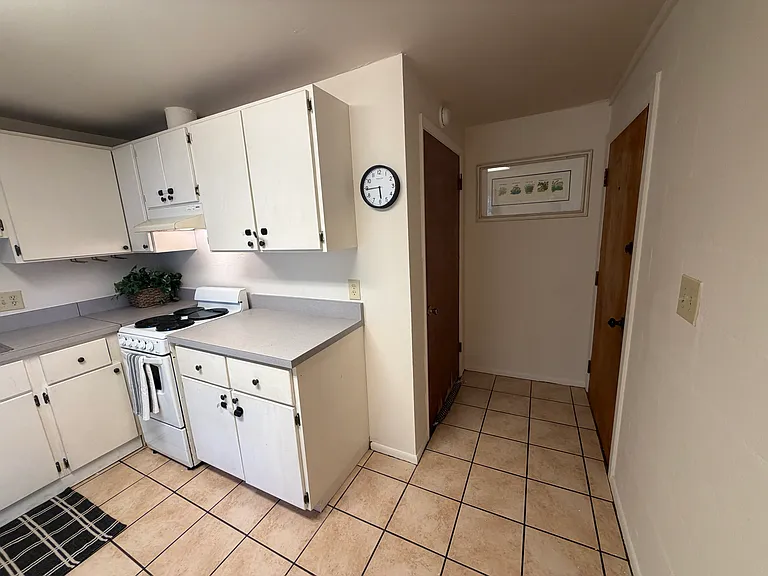 2901 NW 14th St #12 — Photo 11