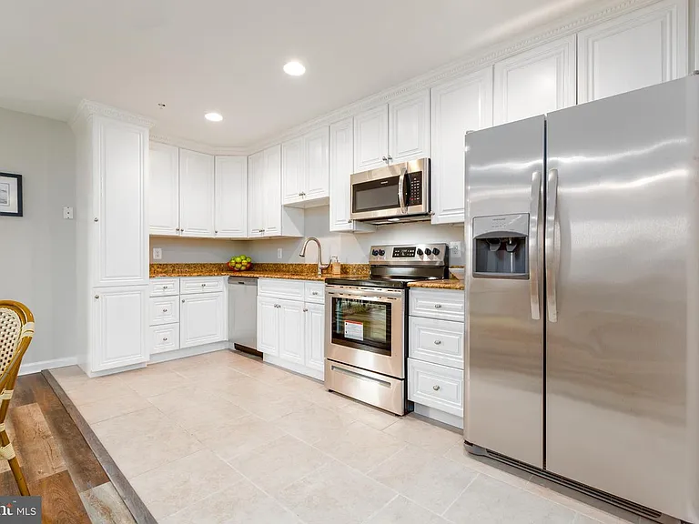 5044 Meade St NE — Photo 12