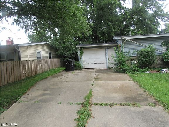 5th image of 127 Belmont Ave