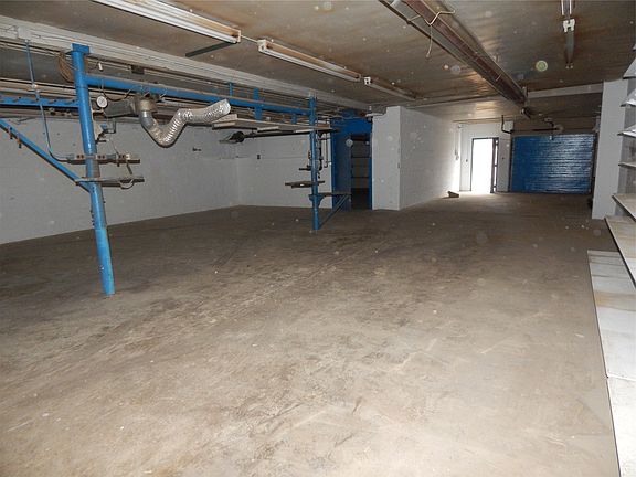 4th image of 326 S Earl Ave