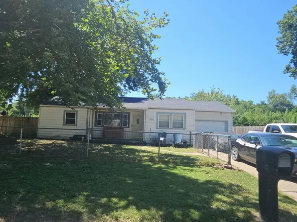 305 S Lamar Ave, Haysville, KS 67060