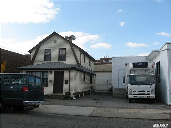 2nd image of 205 Elm Pl