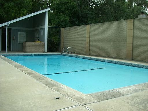 2nd image of 7283 Florin Mall Dr APT 13