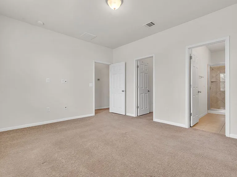 535 Twisted Oaks Ln — Photo 12