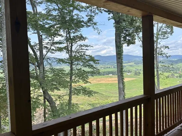 1283 Mountain Meadows Ln, Elk Creek, VA 24326