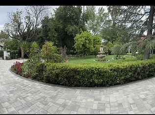 4085 Meadow Lark Dr, Calabasas, CA 91302