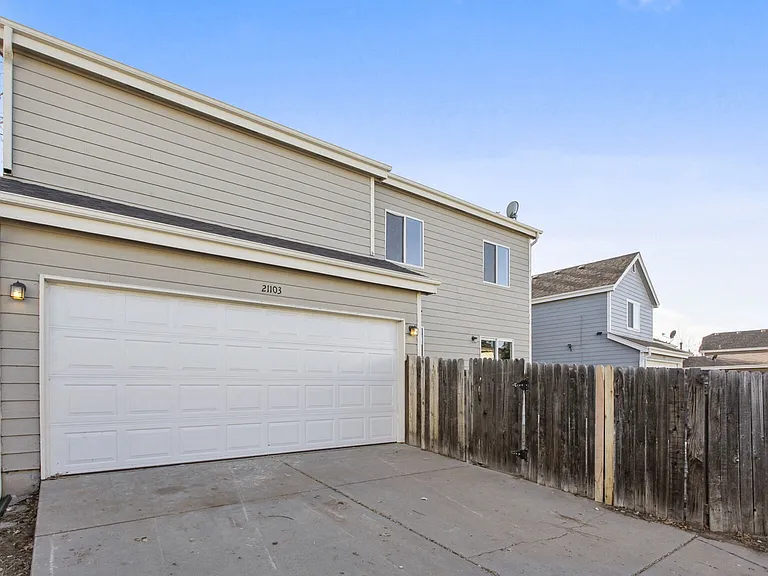 21103 E 42nd Ave — Photo 17