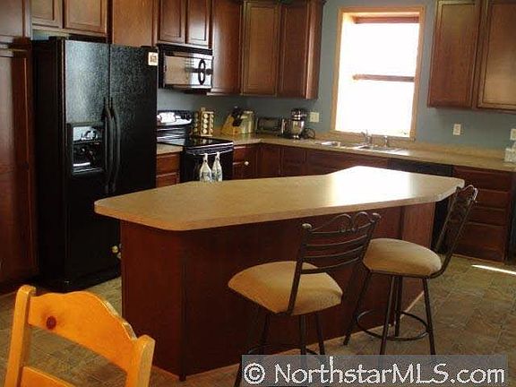 2nd image of 1675 Village Trail E