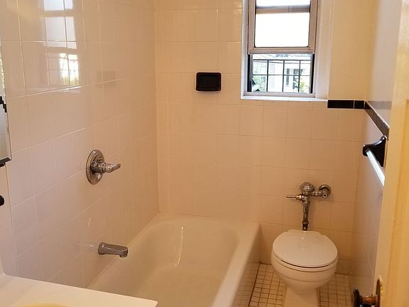 5th image of 7011 108th St APT 2C