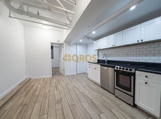 213 E 10th St, New York, NY 10003