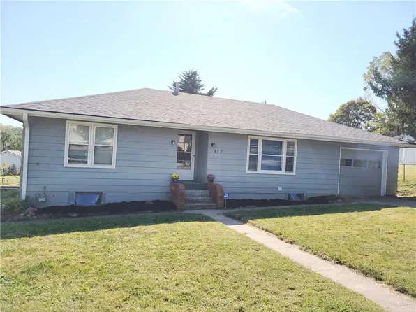 912 Court St, Saint Joseph, MO 64504