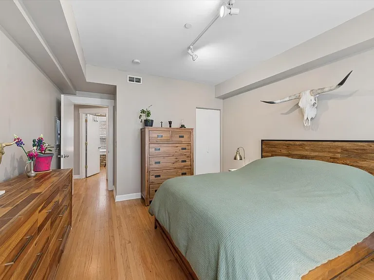 2541 Prairie Ave #1 — Photo 11