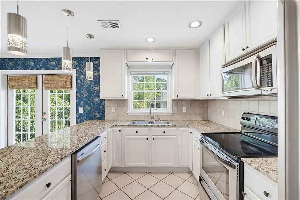 1 bed, 1.0 bath, 800 sqft, $1,800 — Photo 4