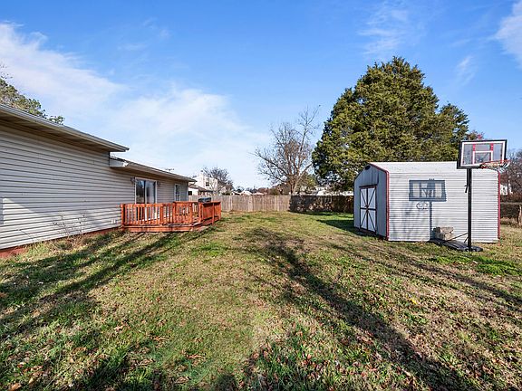 5th image of 554 Beech Dr