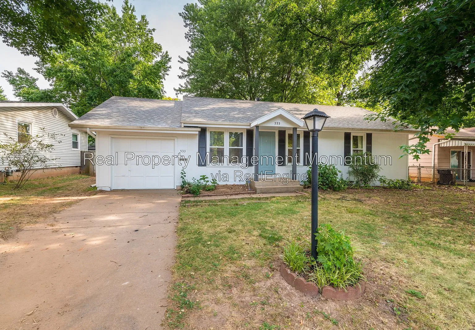 2 bed, 1.0 bath, 1000 sqft, $1,160 — Photo 1