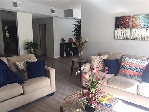 2nd image of 429 N Palm Dr APT 101