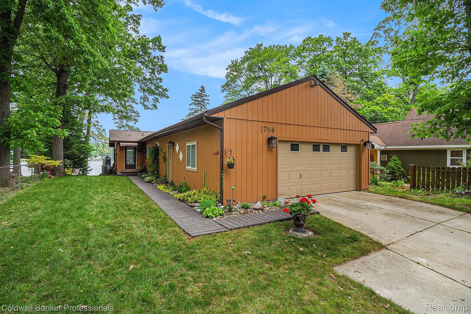 1704 Clark Lake Rd photo 1