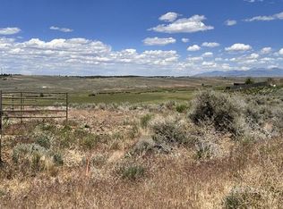 465 Foxridge Dr, Spring Creek, NV 89815