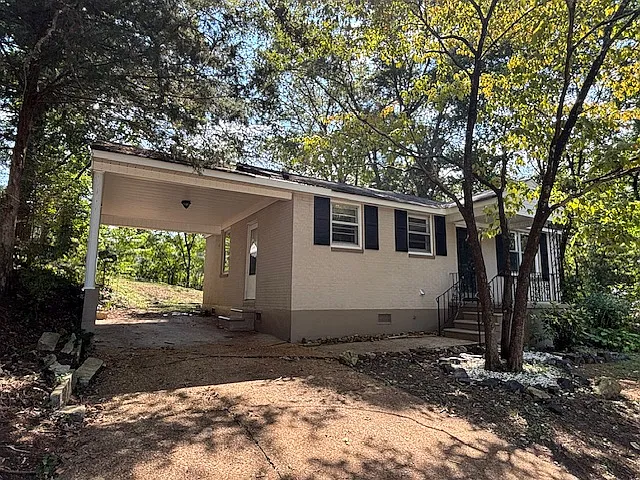 134 E Duncan Ave — Photo 2