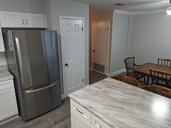 Spacious kitchen w/new appliances.