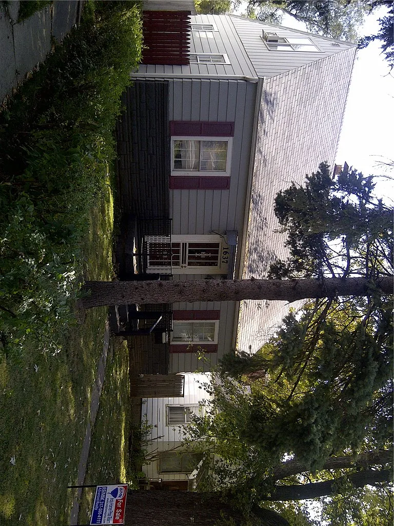 1637 Medford Ave photo 1