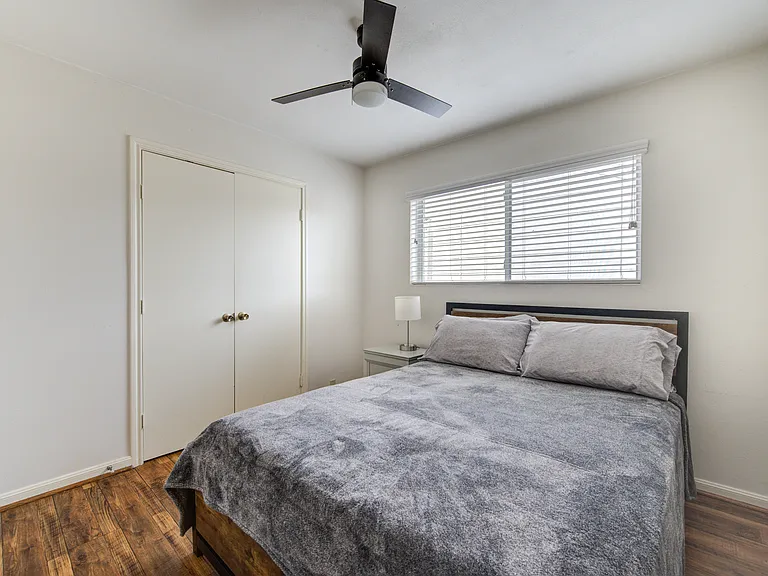 1522 S Kirkwood Rd — Photo 3