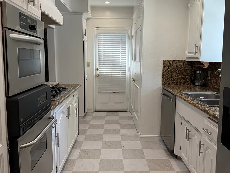 3947 Community Ave — Photo 8