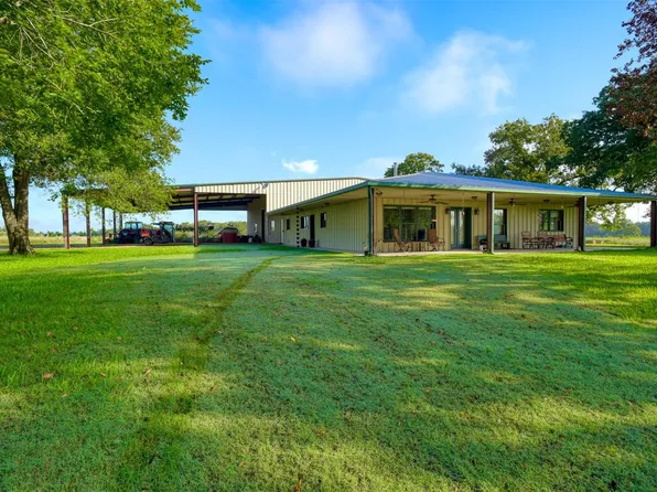 945 Justice Rd, West Point, TX 78963